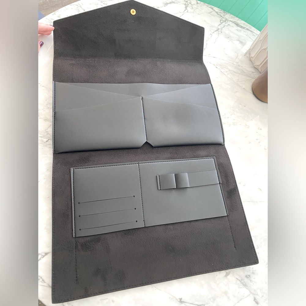 GLASS LADDER & Co. Megan Portfolio Clutch Black - Picture 3 of 3